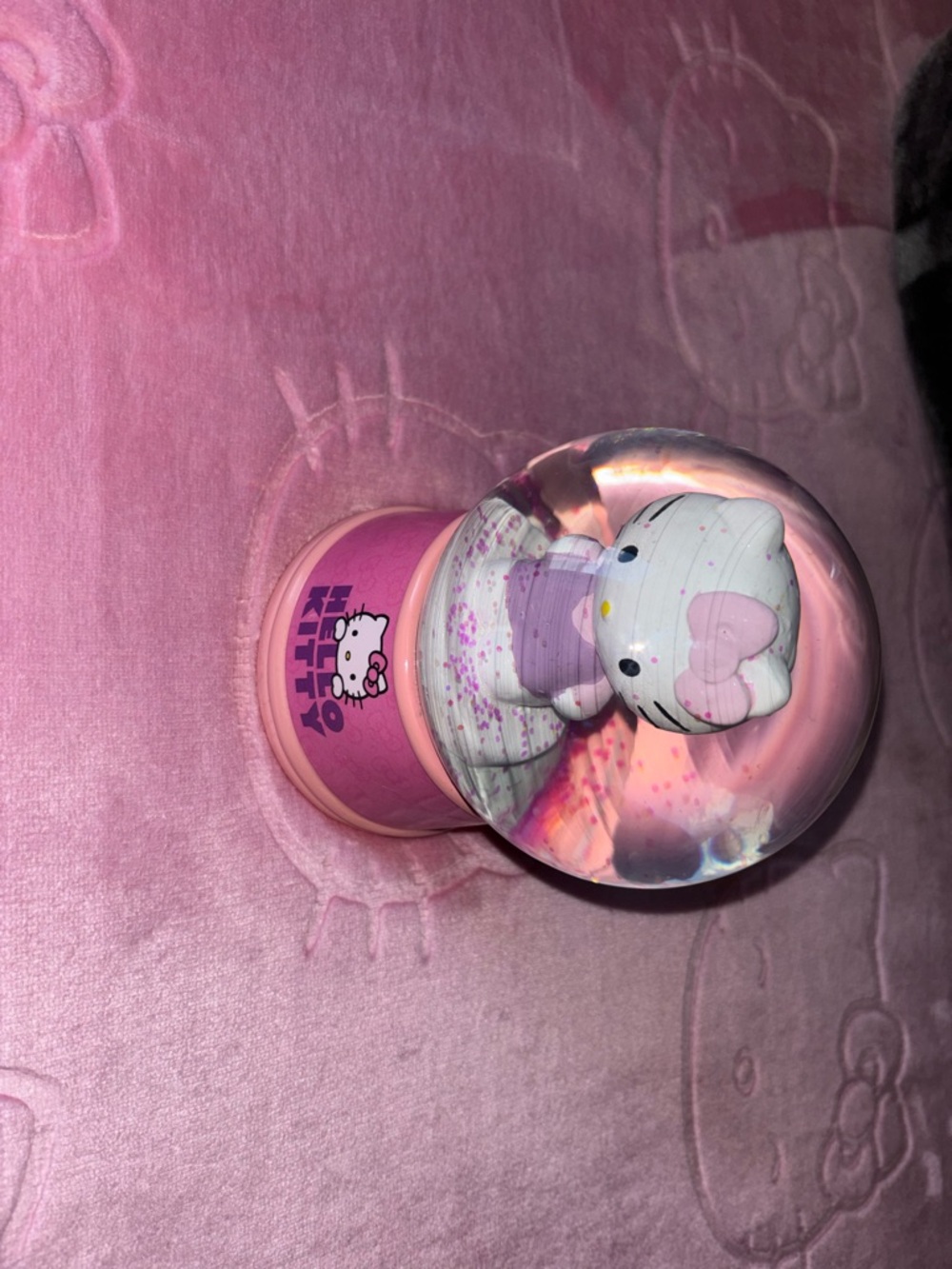 Hello Kitty Pink and White Glitter Snow Globe Figurine - Picture 3 of 4